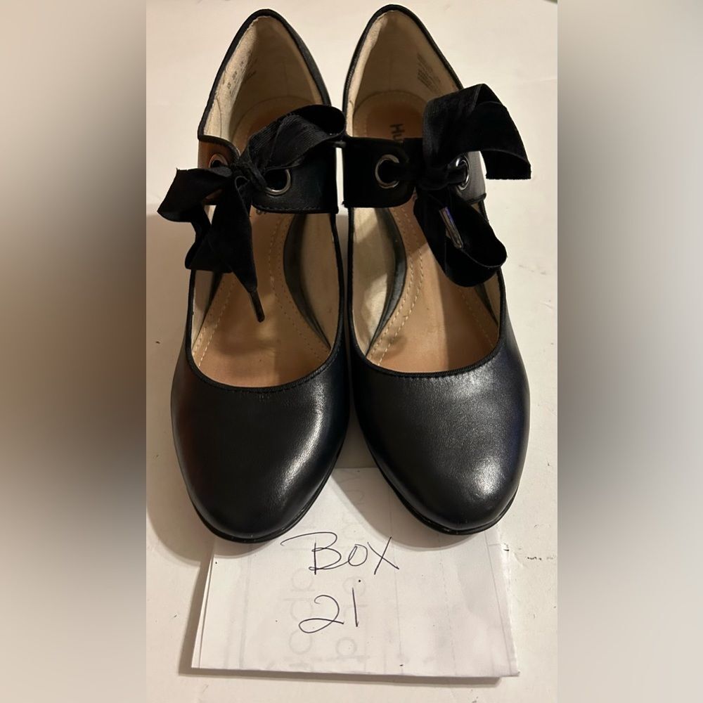 Black ankle strap hush puppies pumps size 6
